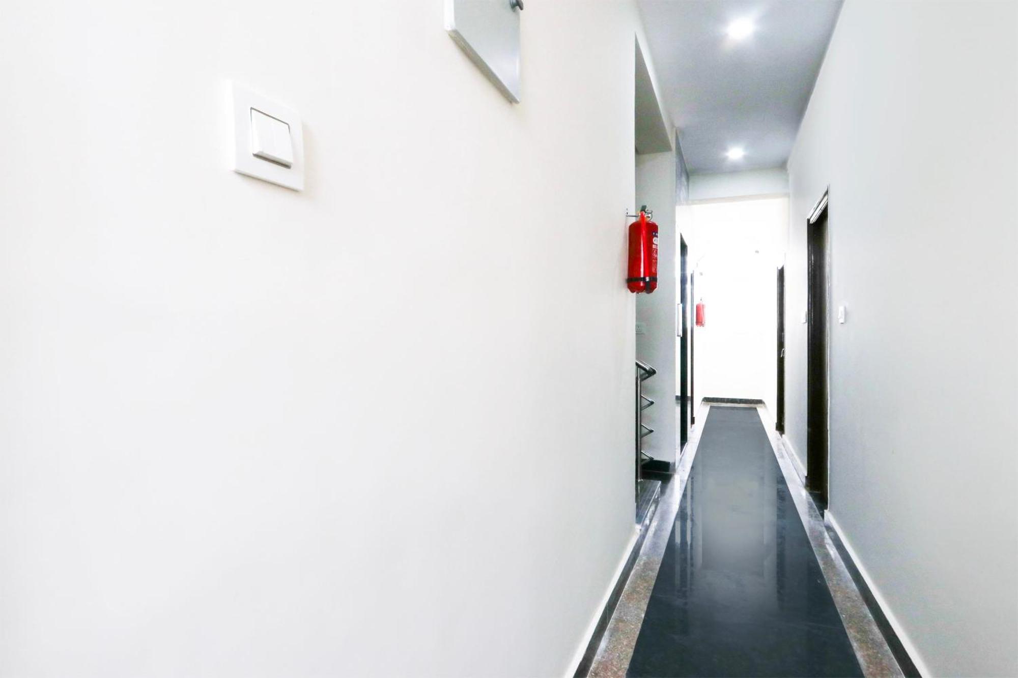 Super Hotel O Adibatla Near Tcs Ibrahimpatan エクステリア 写真