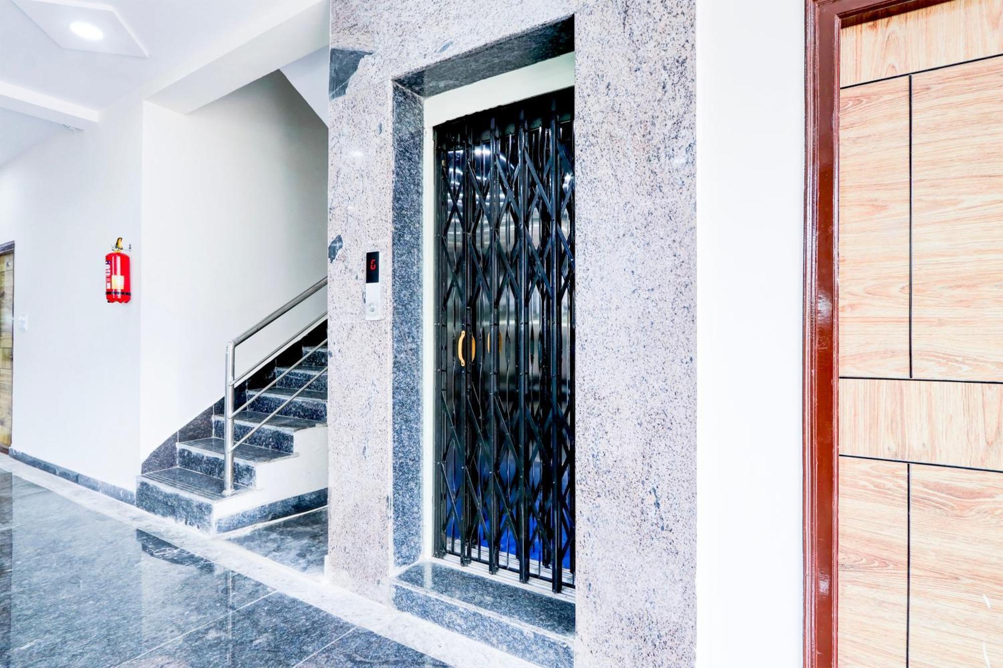 Super Hotel O Adibatla Near Tcs Ibrahimpatan エクステリア 写真